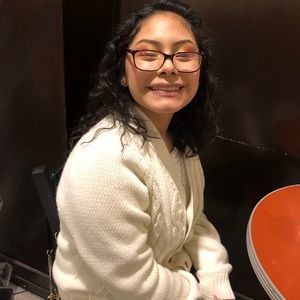 Meet your Posher, Ivette